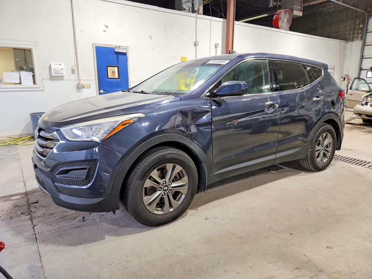 Salvage Hyundai SANTA FE Image