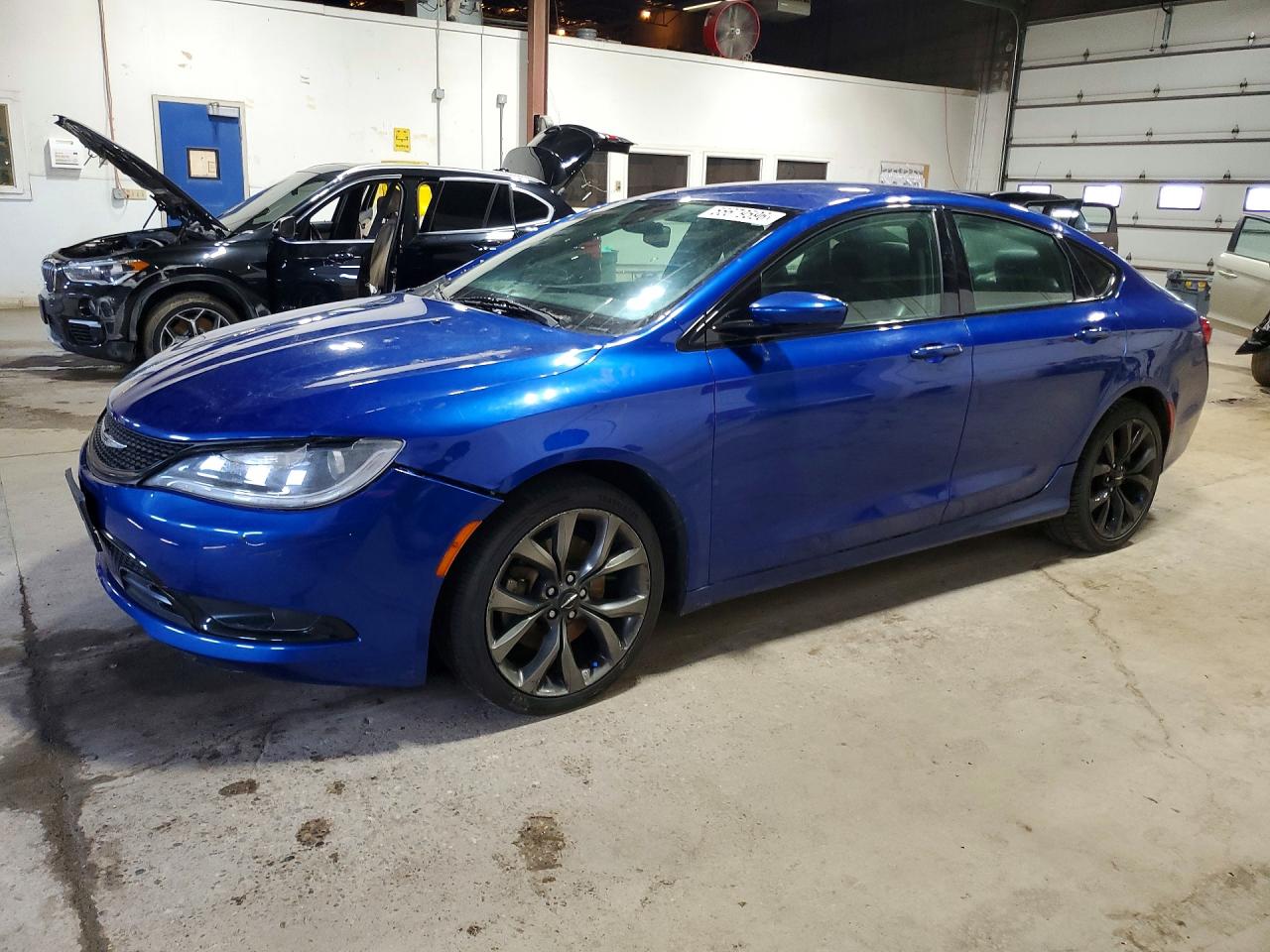 Salvage Chrysler 200 Image
