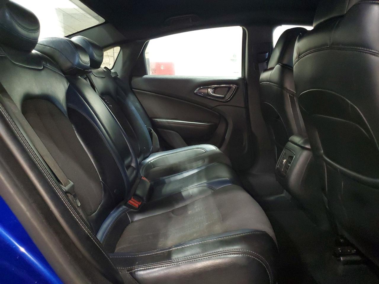 Chrysler 200 S