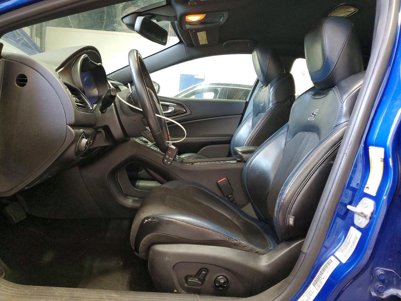 Chrysler 200 S