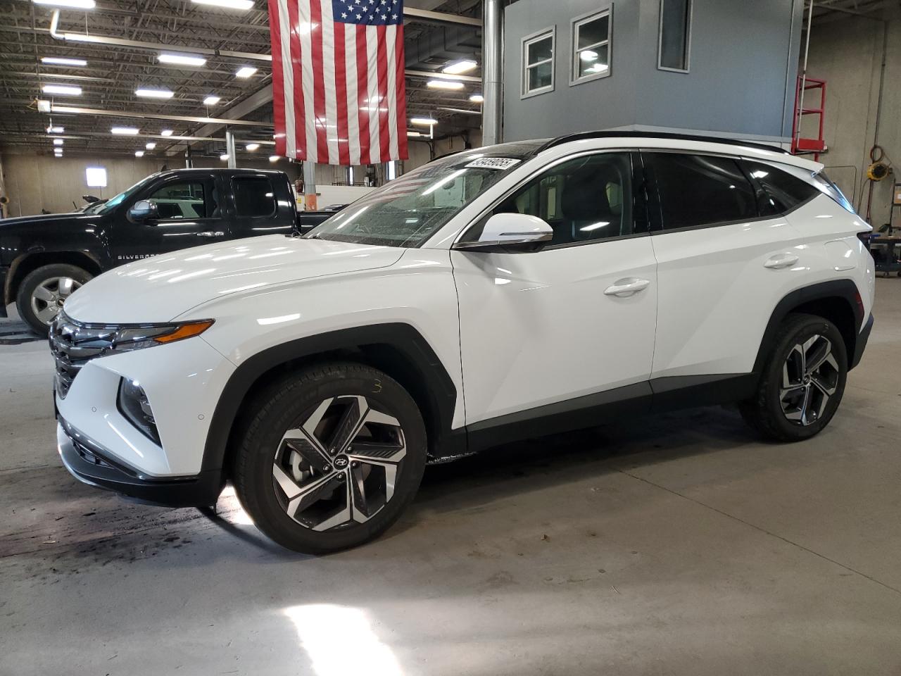 Salvage Hyundai TUCSON Image