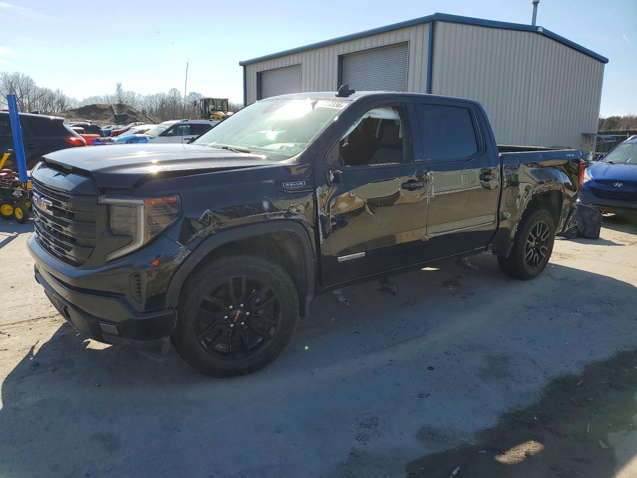 Salvage GMC Sierra Image