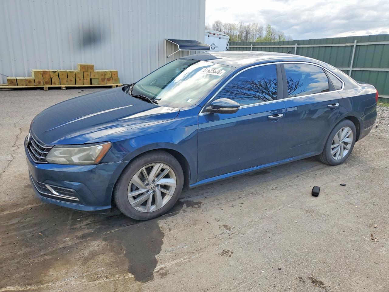 Salvage Volkswagen Passat Image