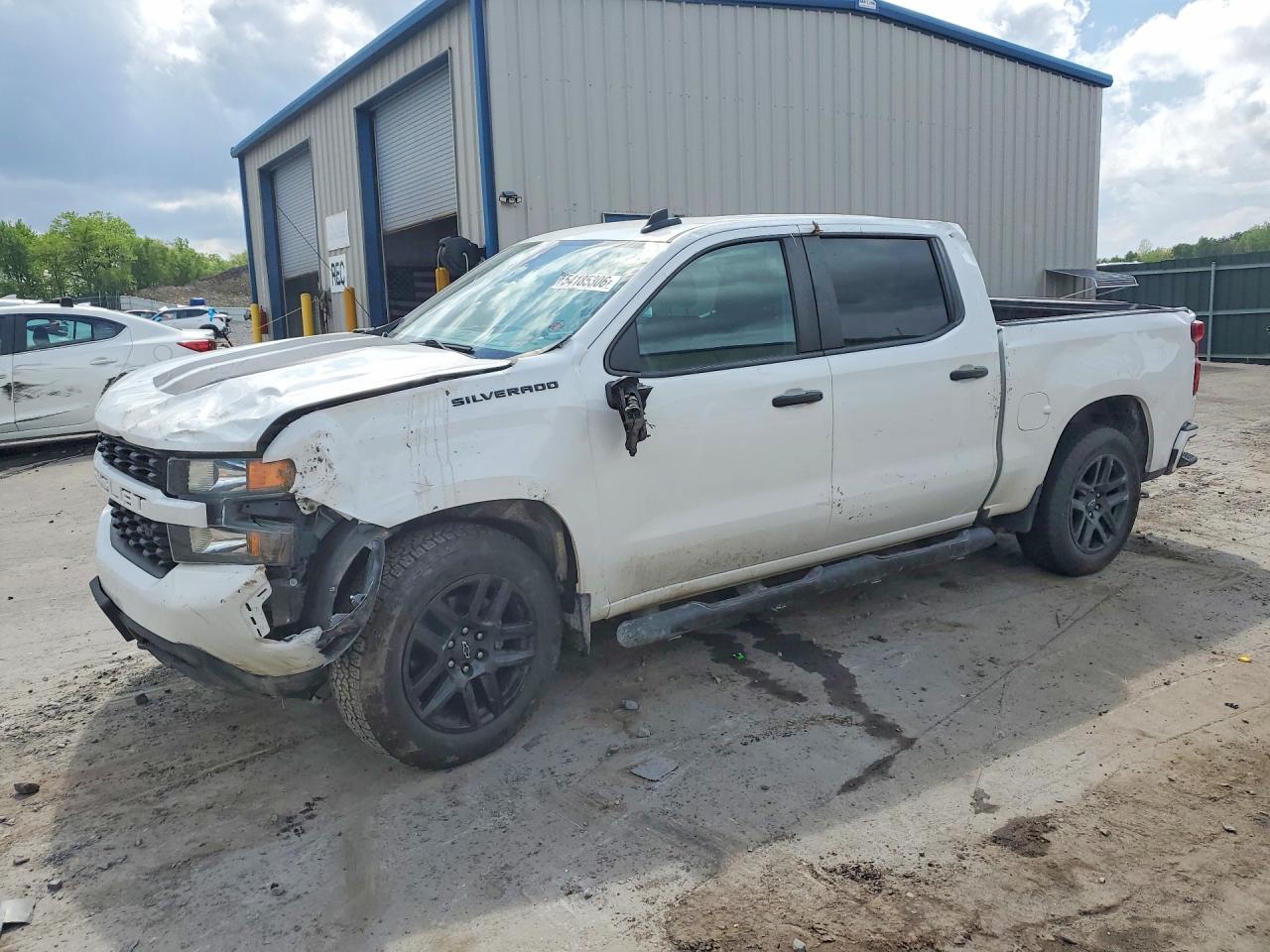Salvage Chevrolet Silverado Image