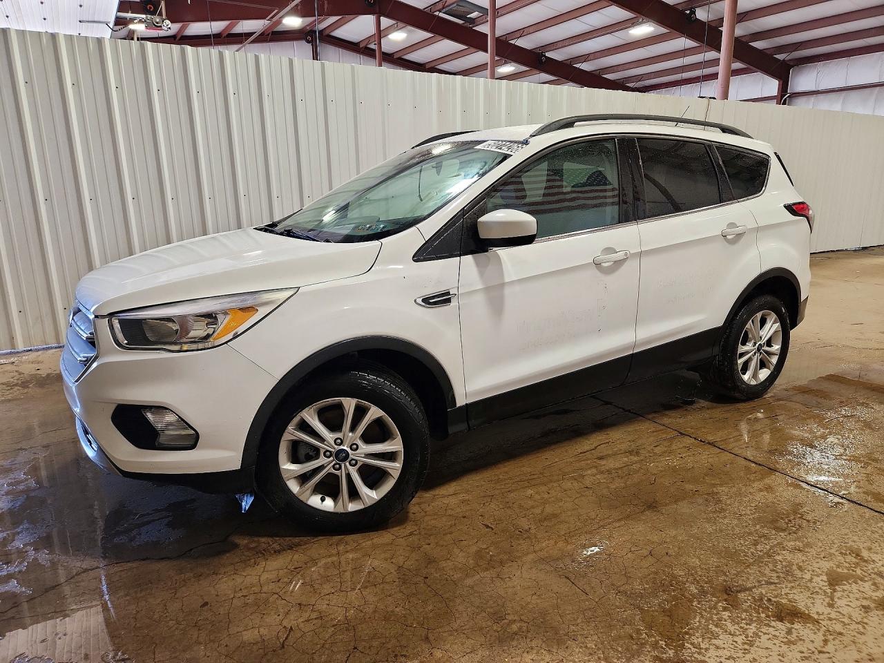 Salvage Ford Escape Image