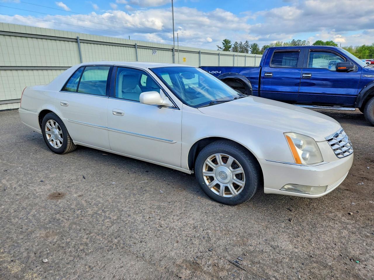 Cadillac DTS