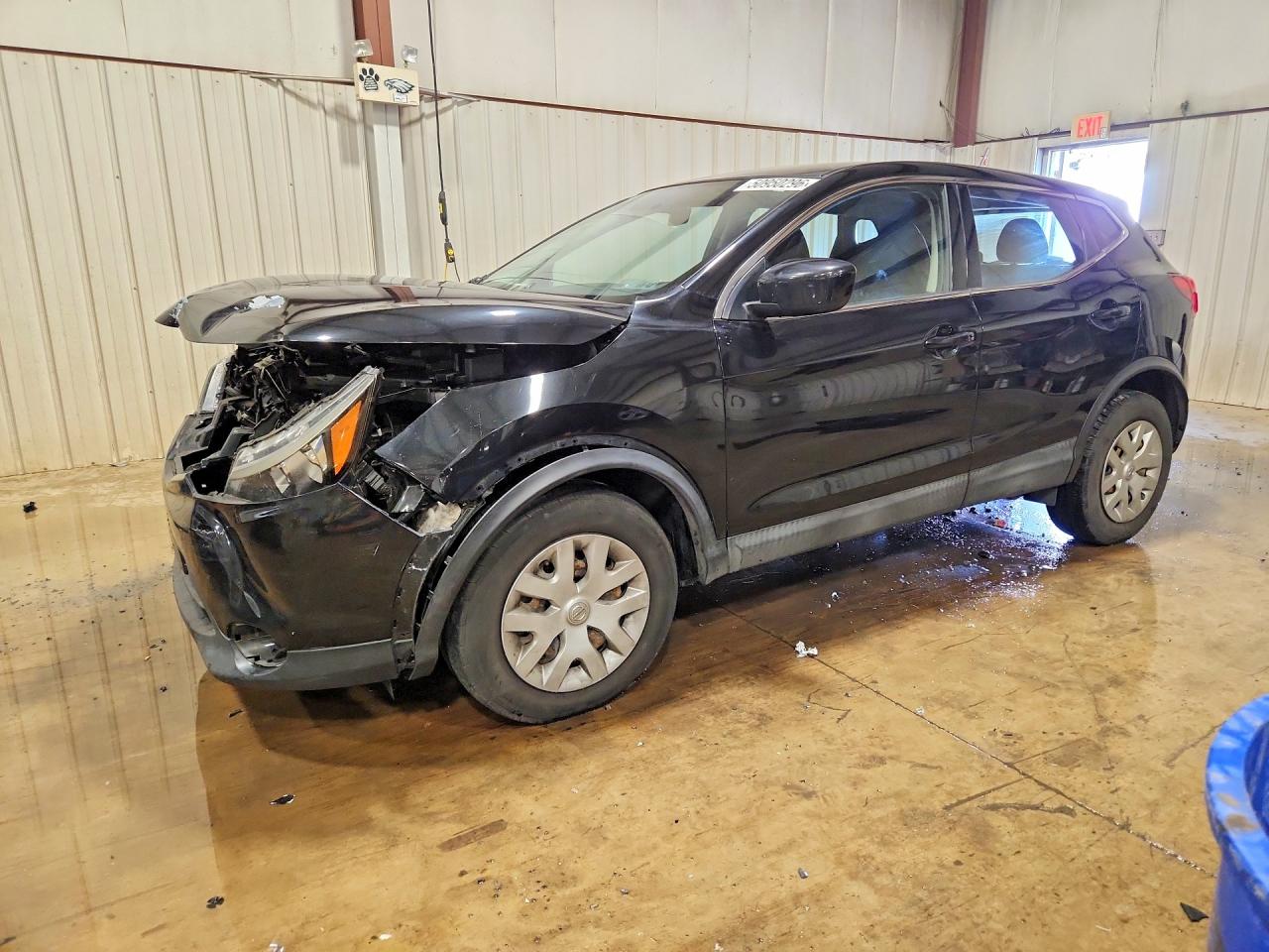 Salvage Nissan Rogue Image