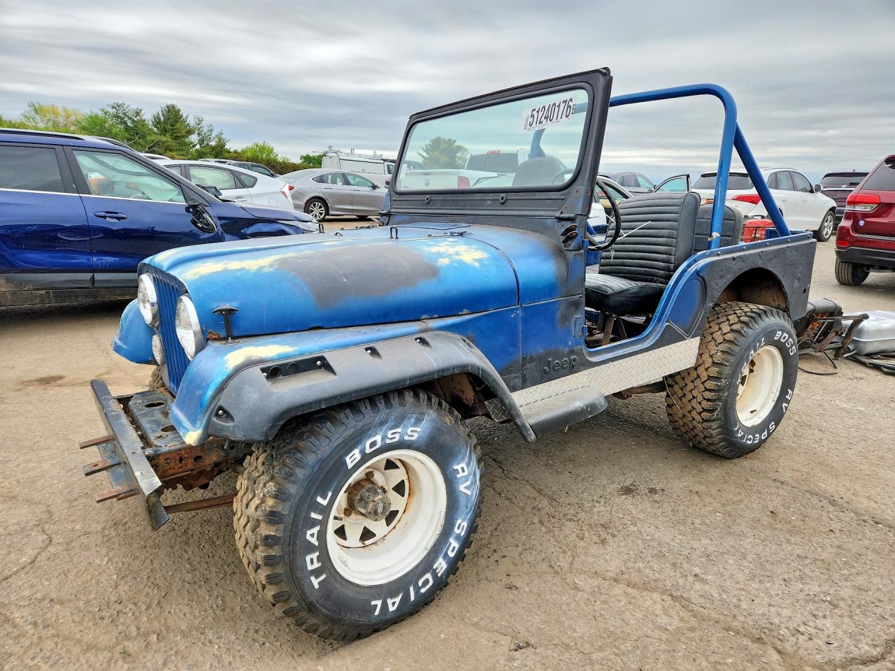 Salvage Jep Wrangler Image