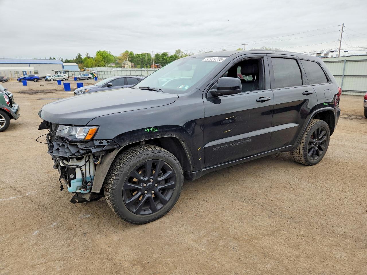 Salvage Jeep Cherokee Image
