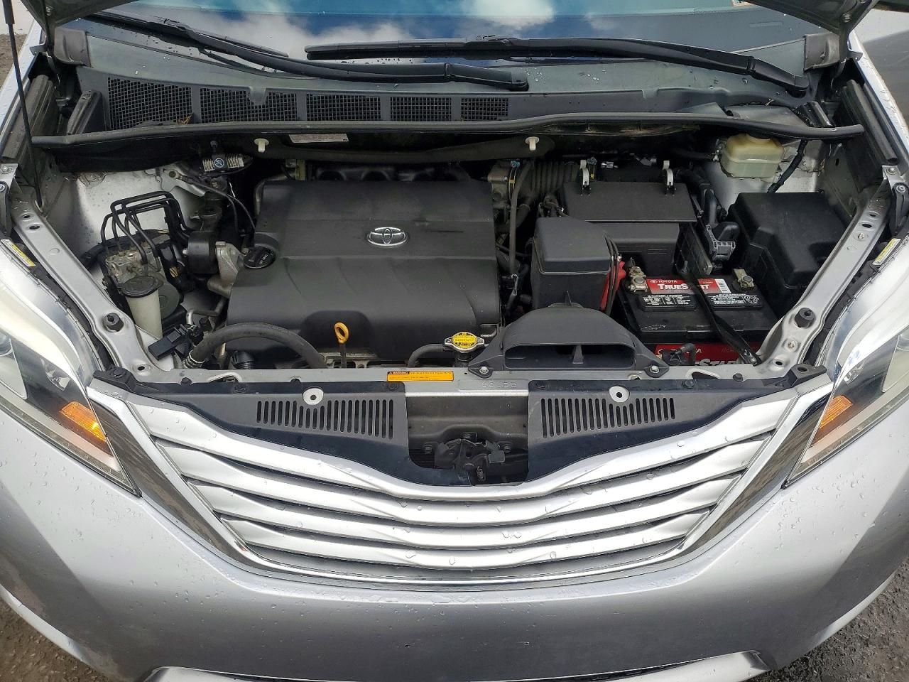 Toyota Sienna Limited Premium 7-passenger