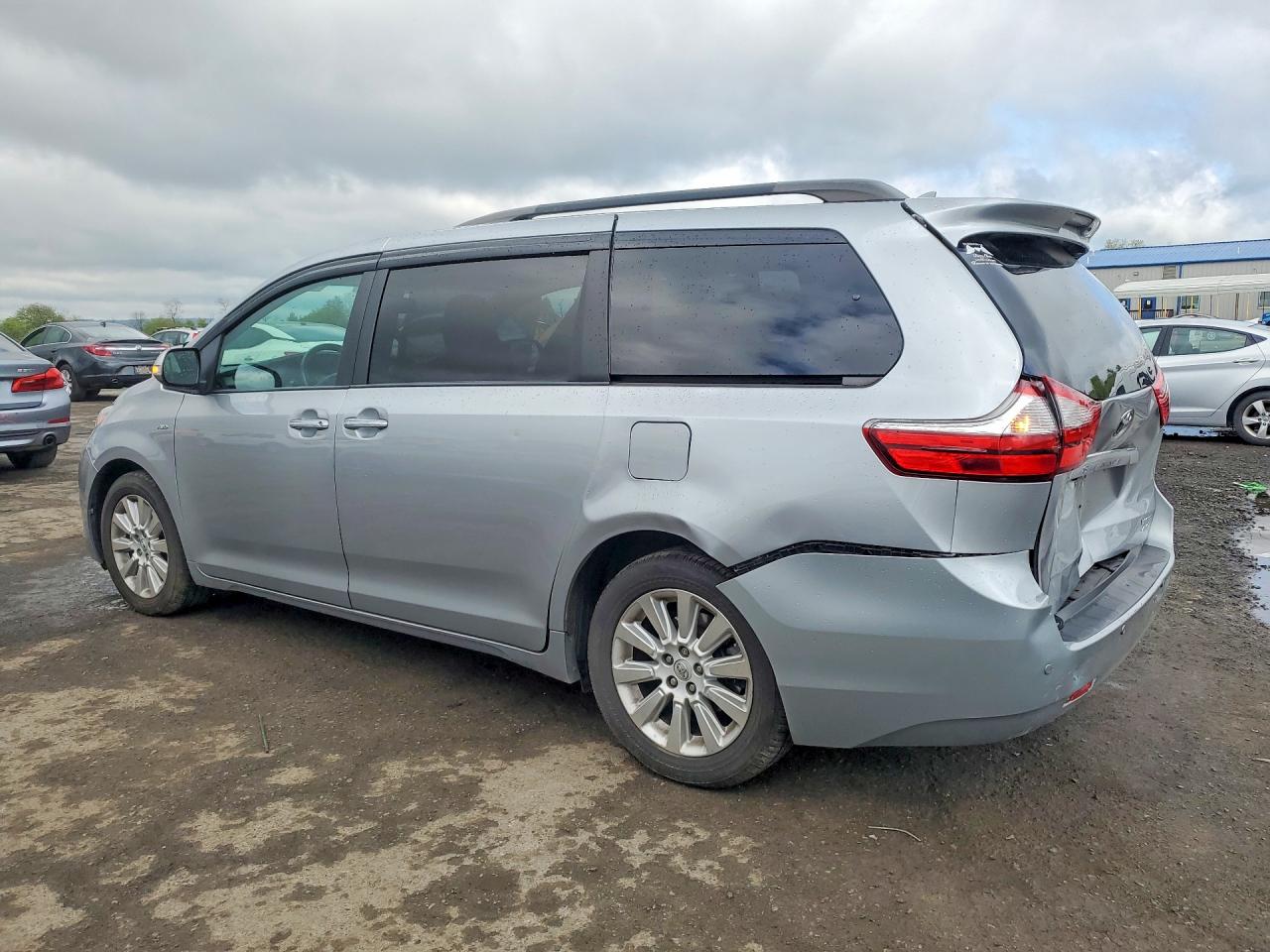 Toyota Sienna Limited Premium 7-passenger