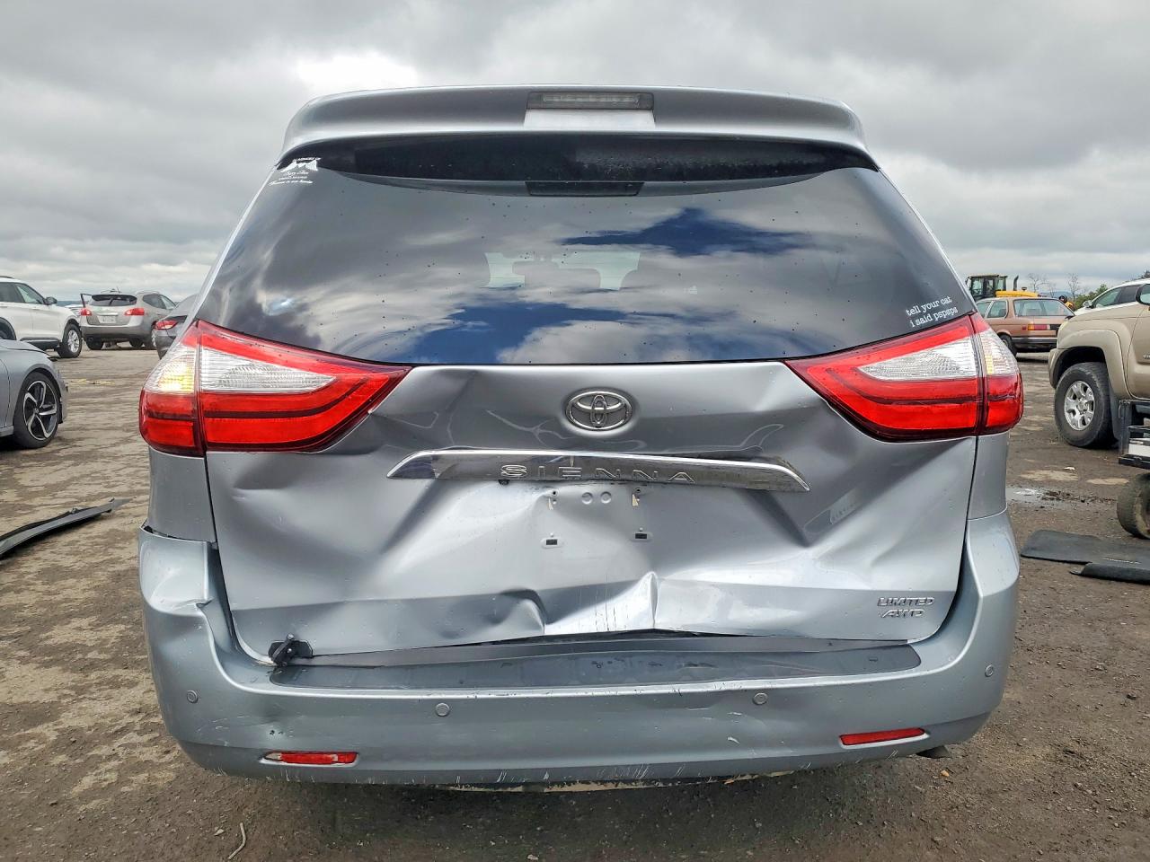 Toyota Sienna Limited Premium 7-passenger