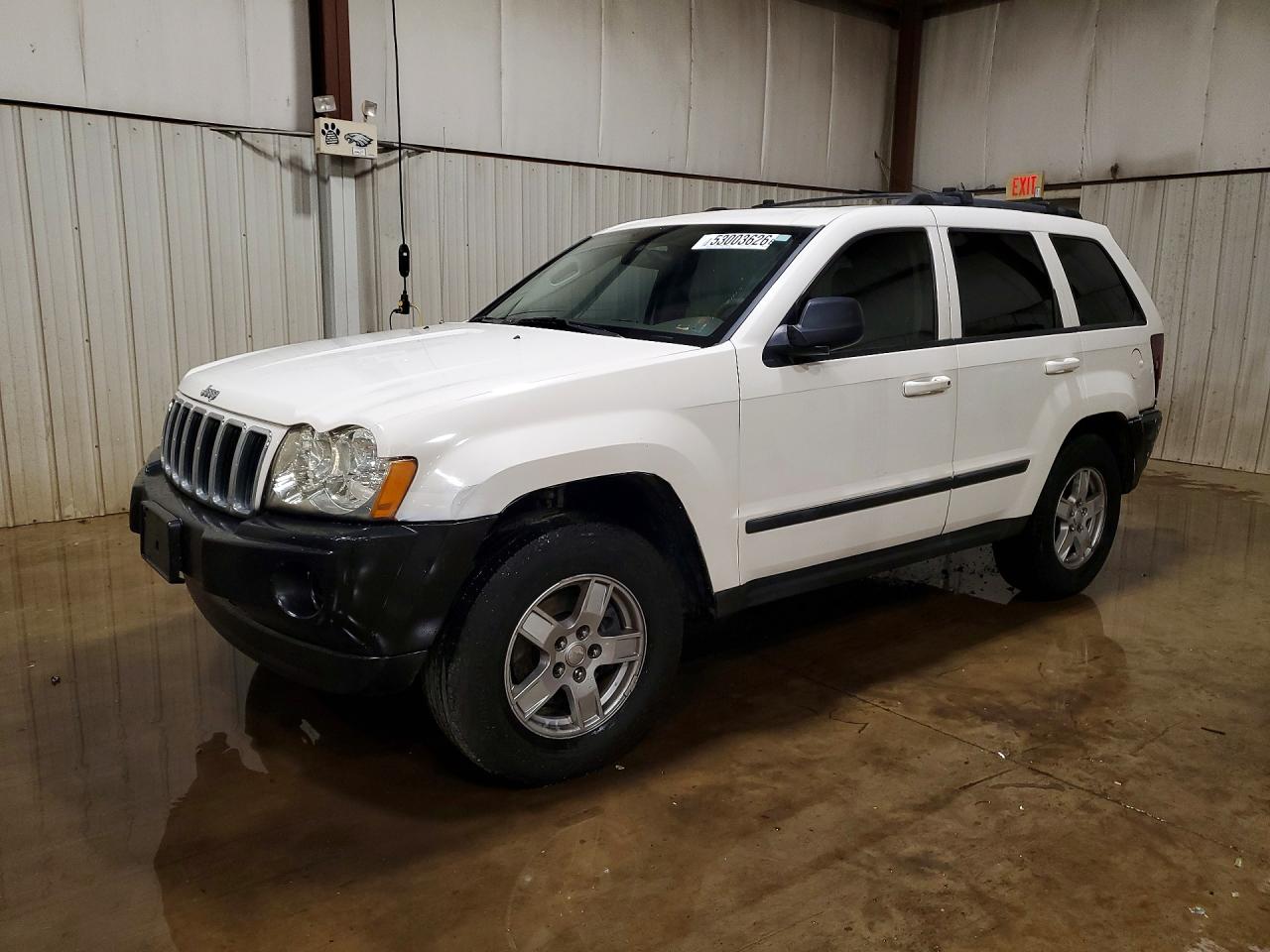 Salvage Jeep Cherokee Image