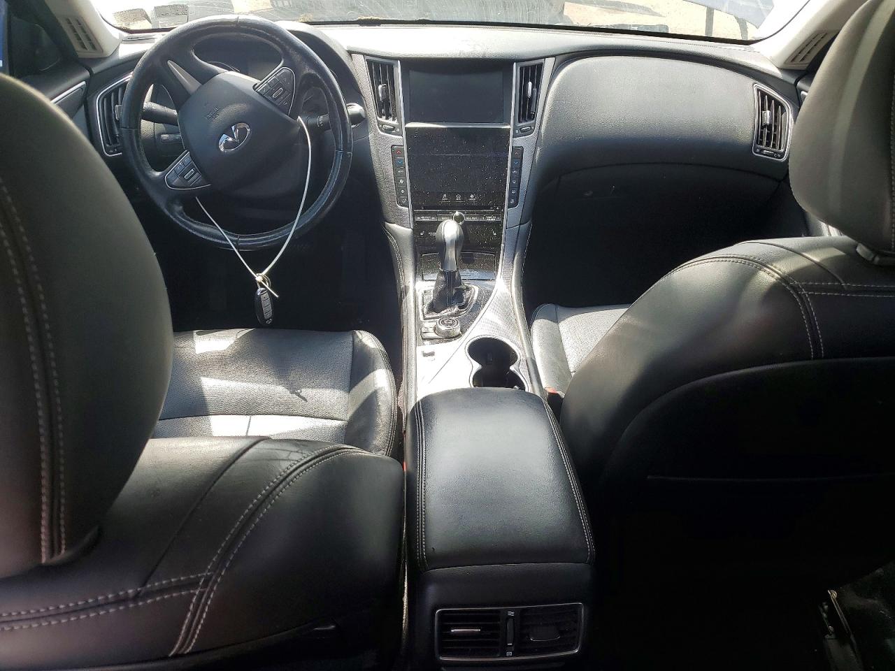 INFINITI Q50 Premium