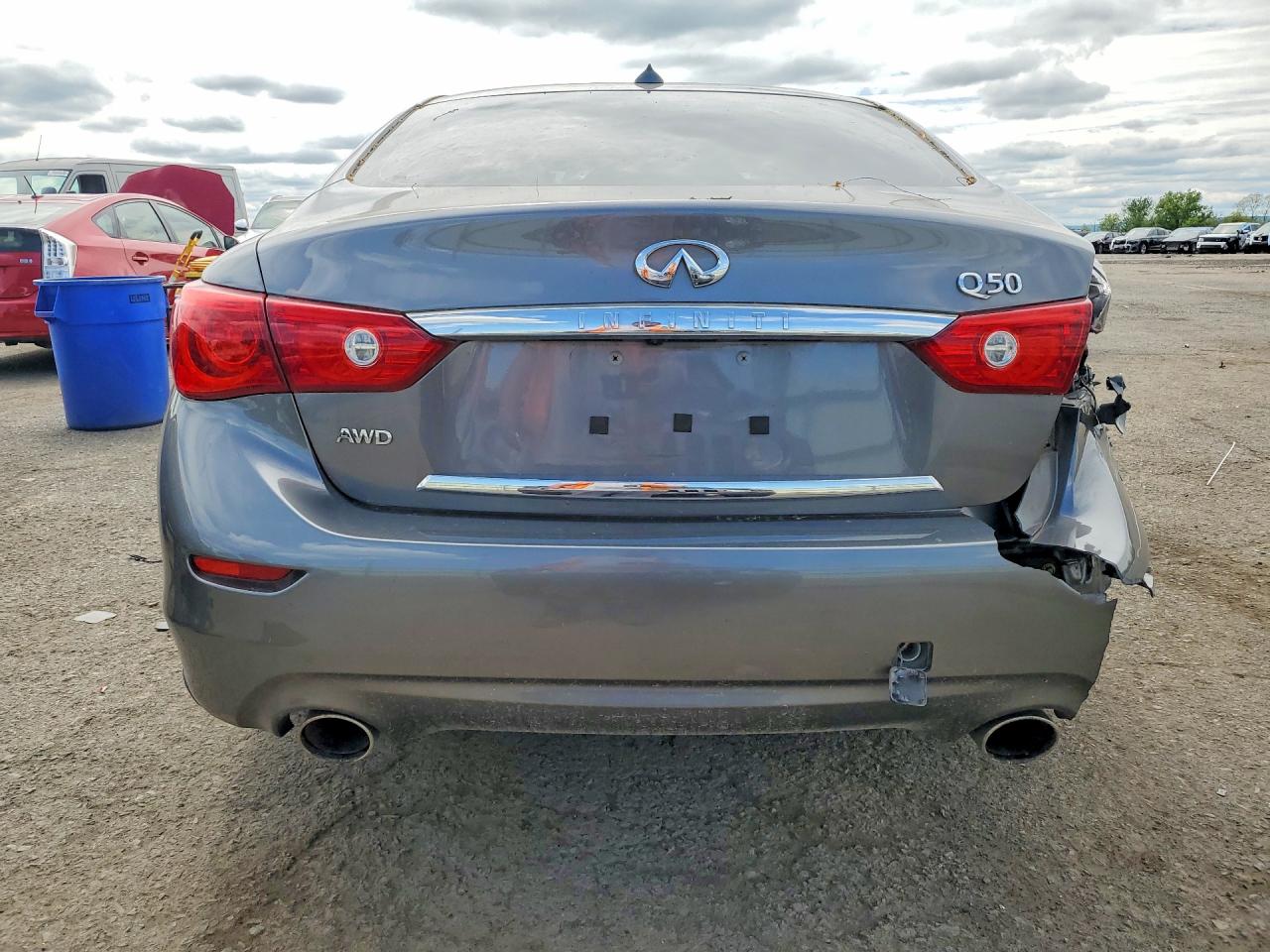 INFINITI Q50 Premium