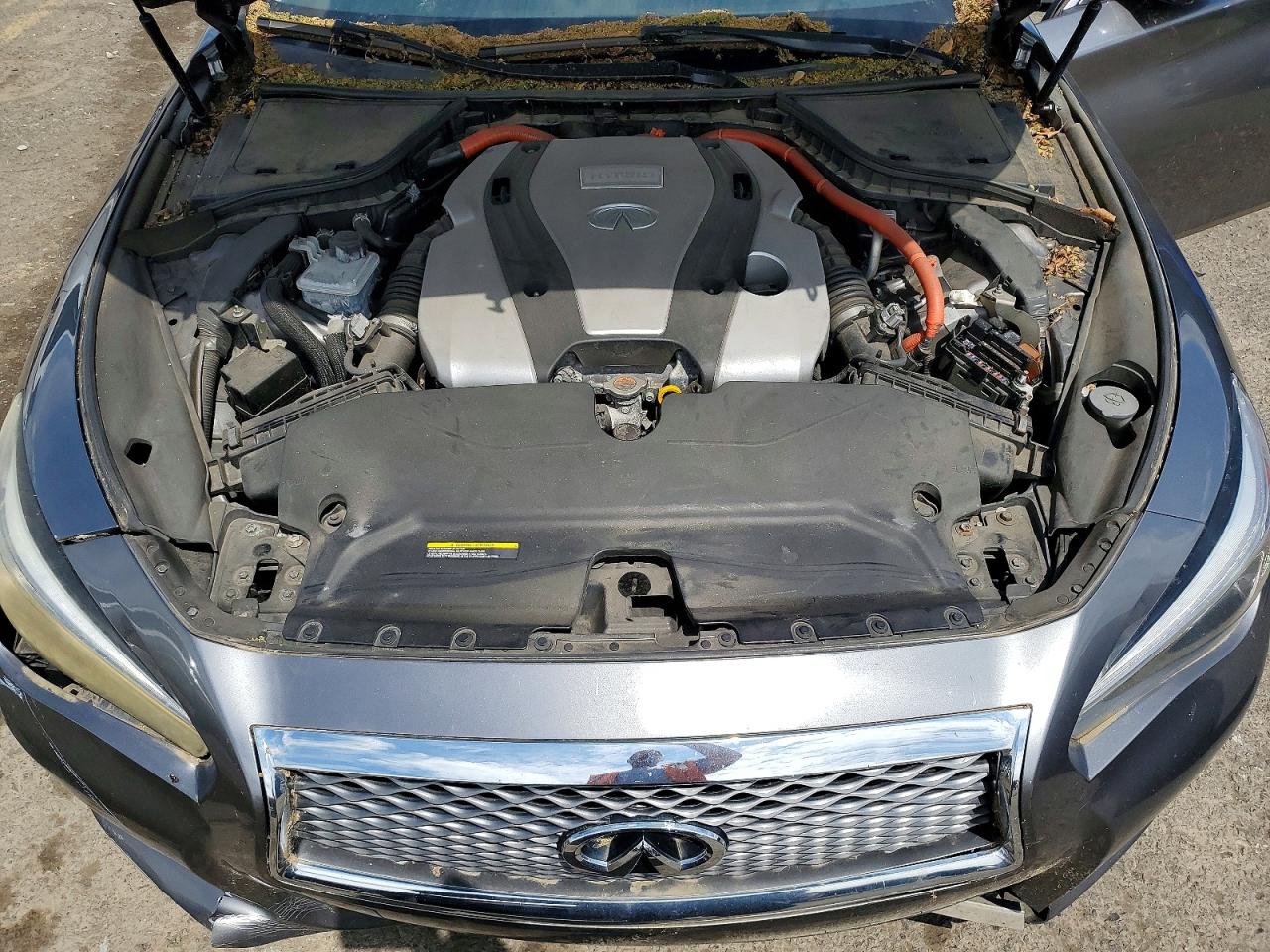 INFINITI Q50 Premium