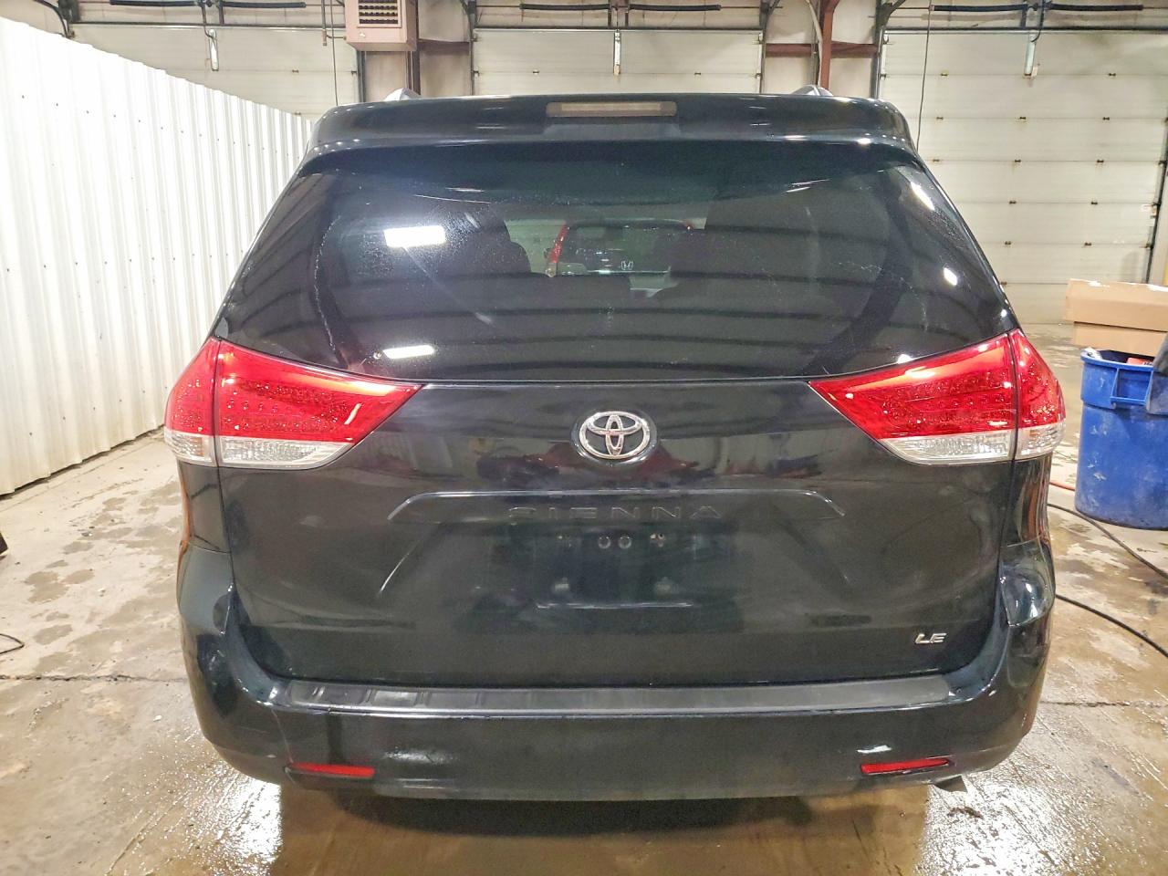 Toyota Sienna Le