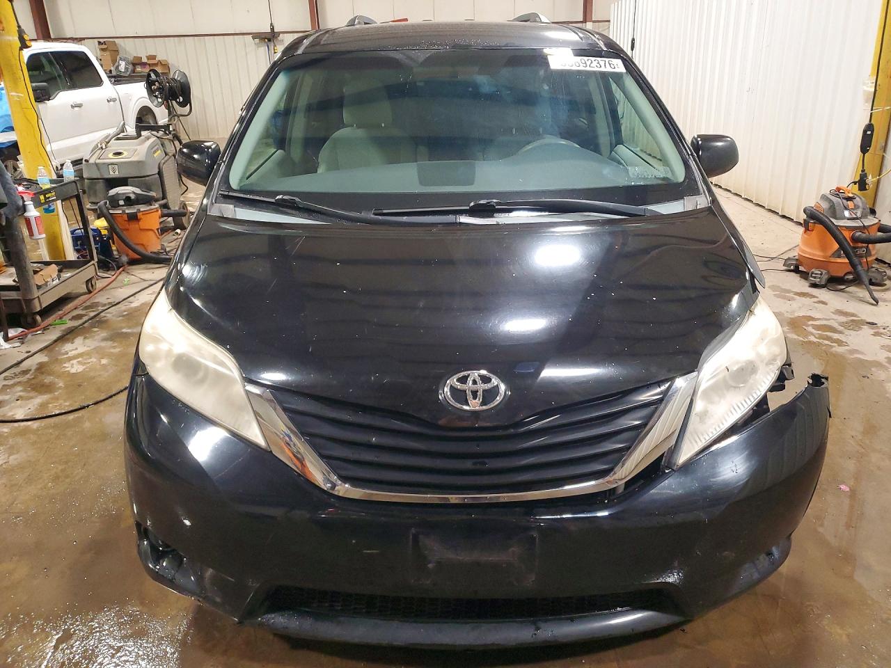 Toyota Sienna Le