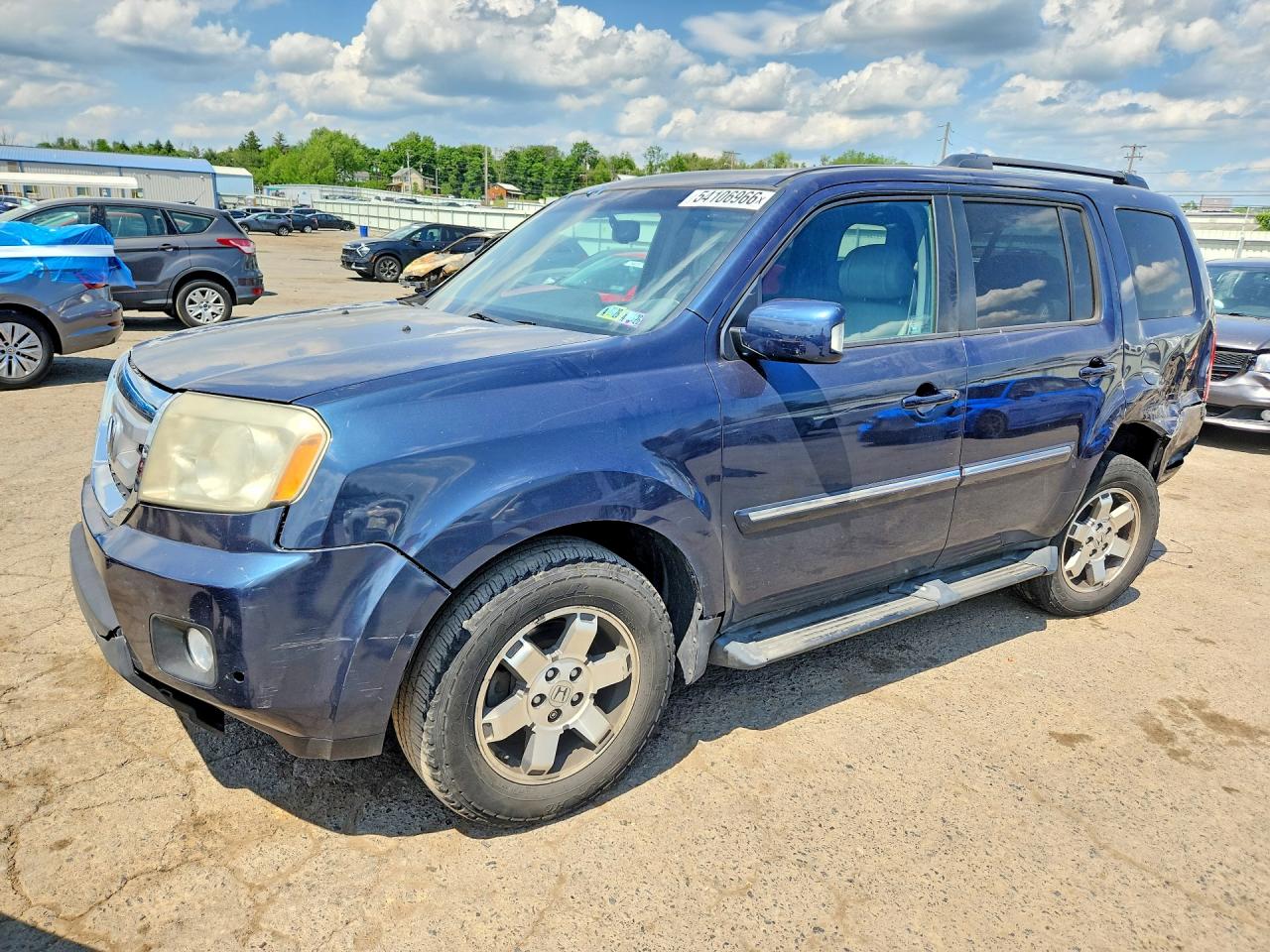 Salvage Honda Pilot Image