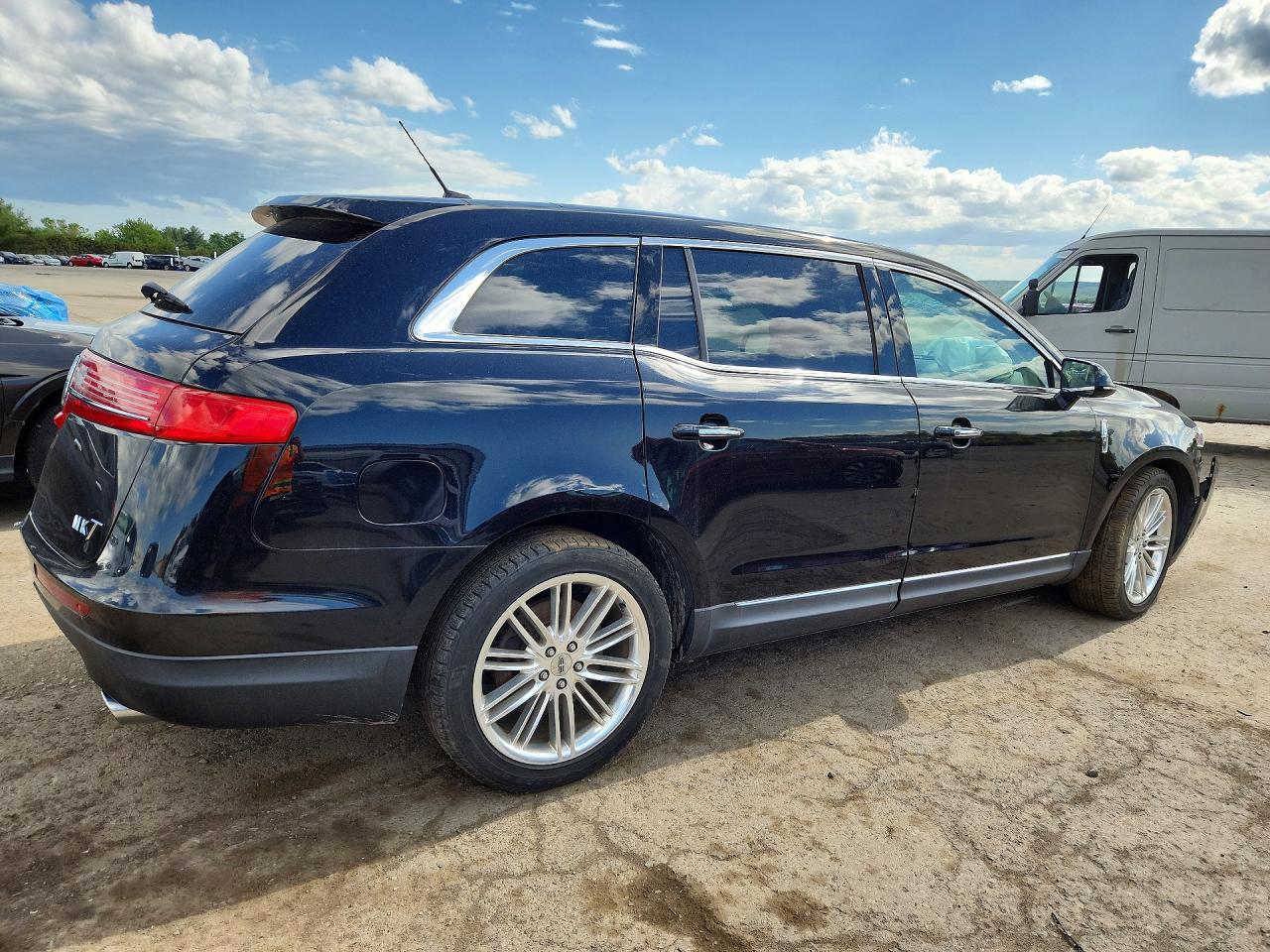 Lincoln MKT