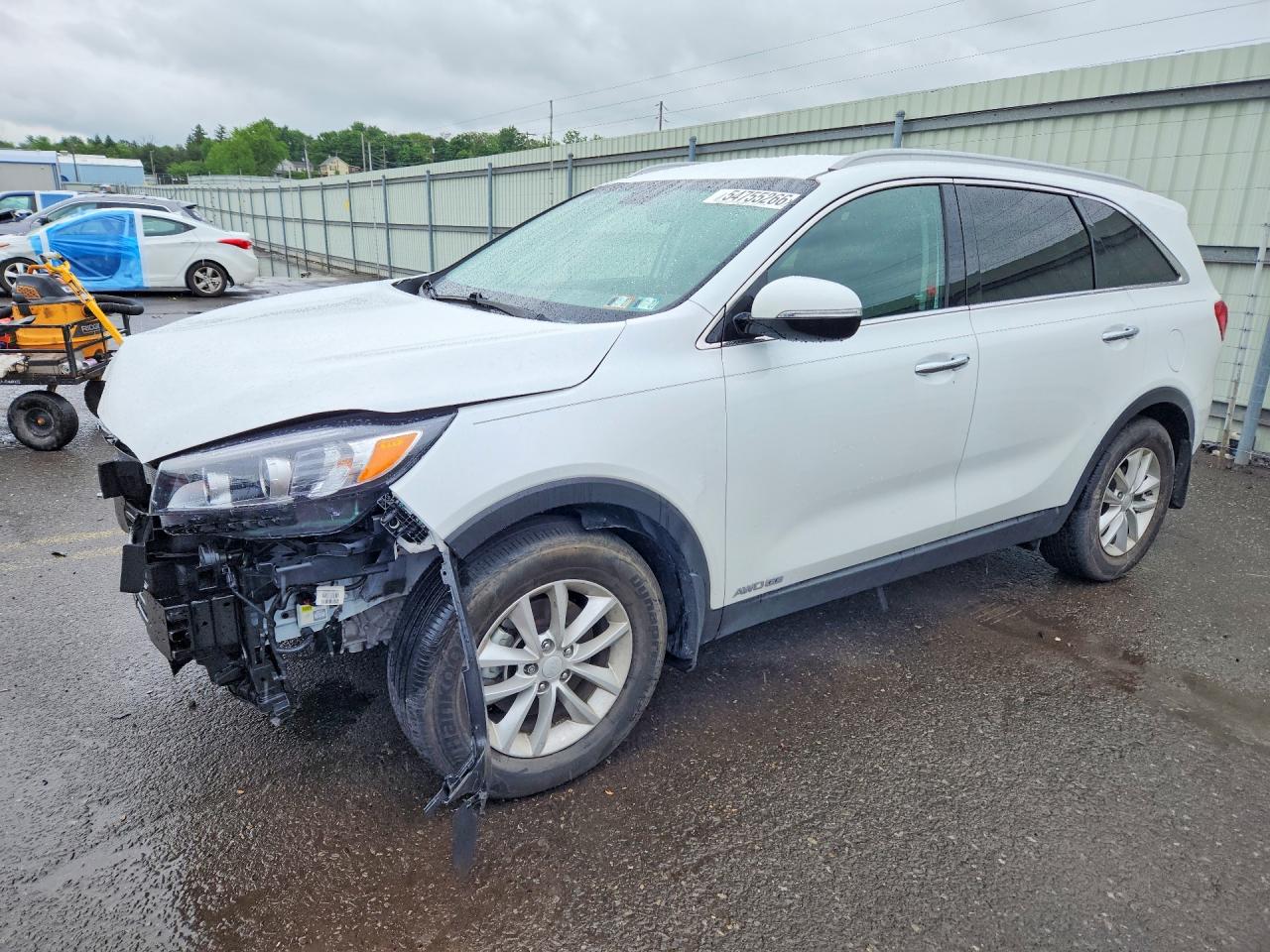 Salvage Kia Sorento Image