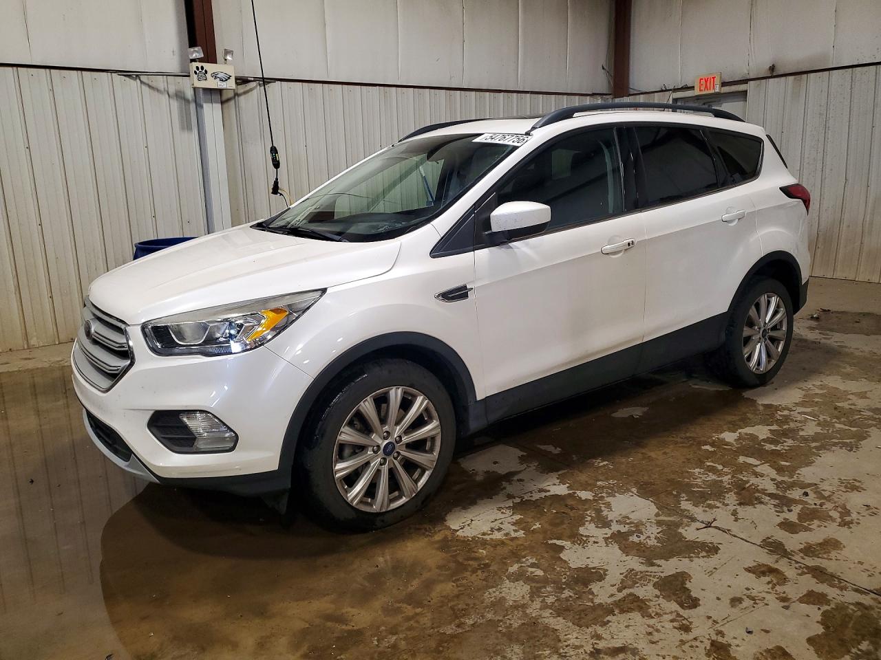 Salvage Ford Escape Image
