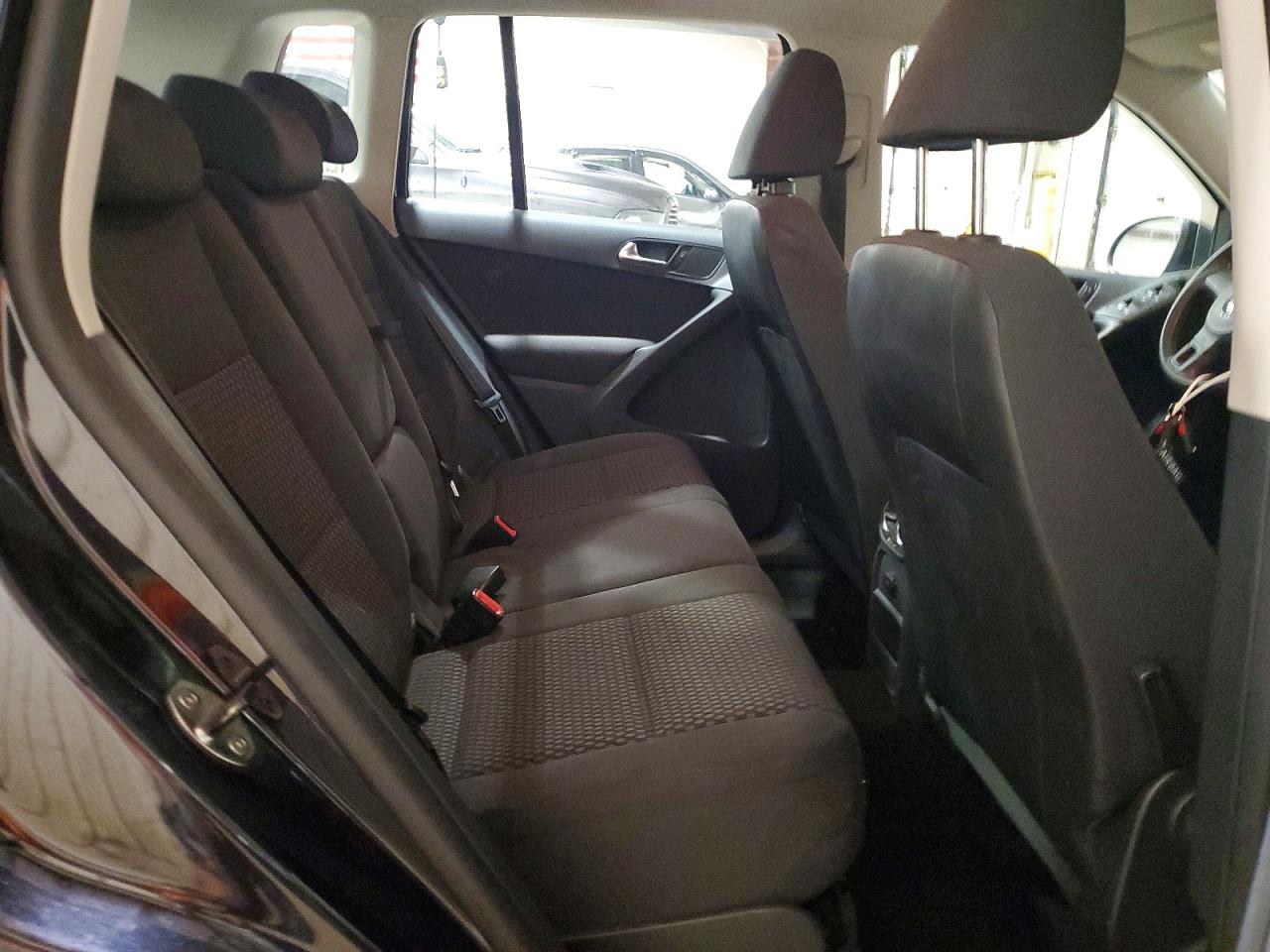 Volkswagen Tiguan S