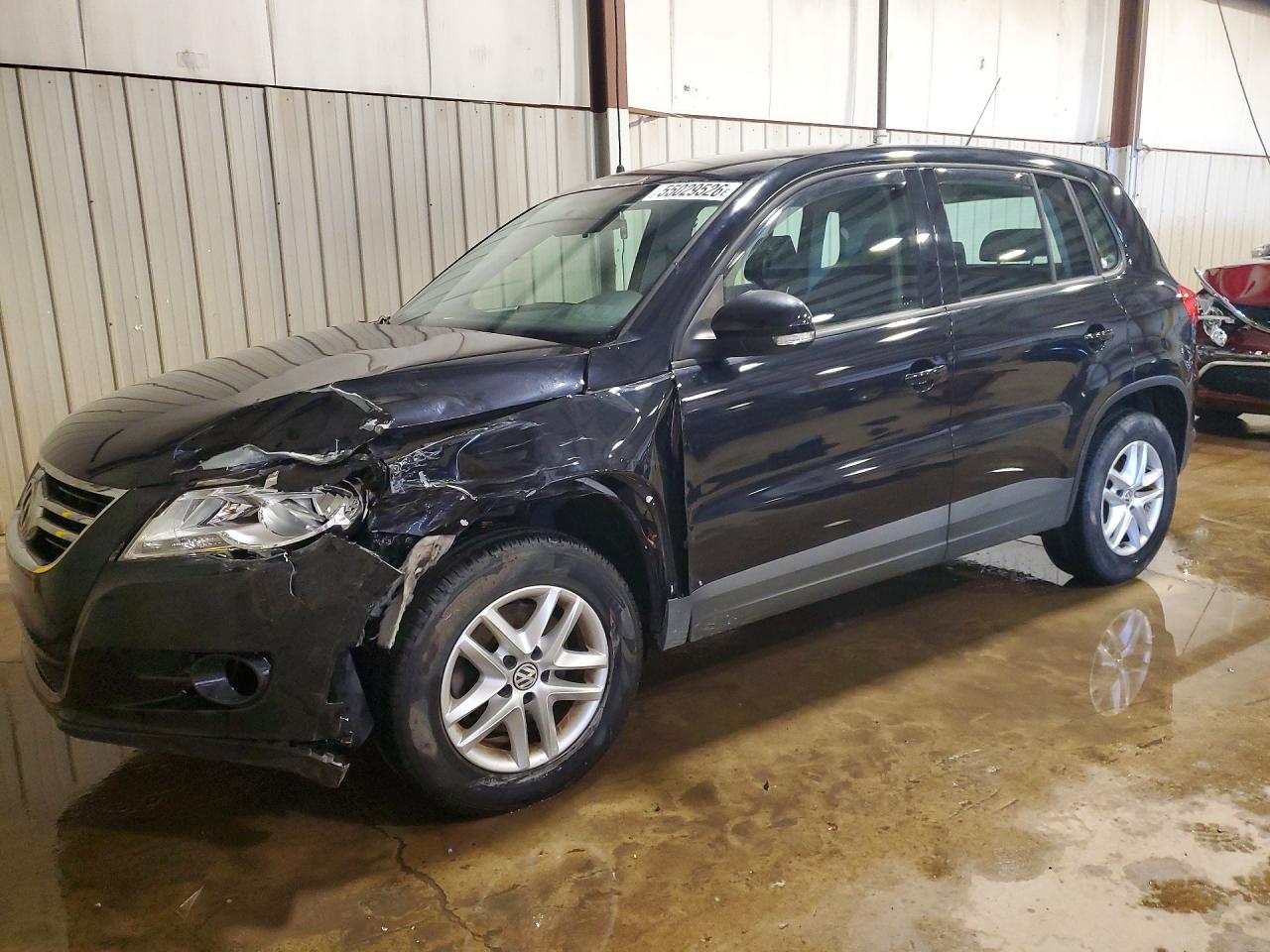 Salvage Volkswagen Tiguan Image