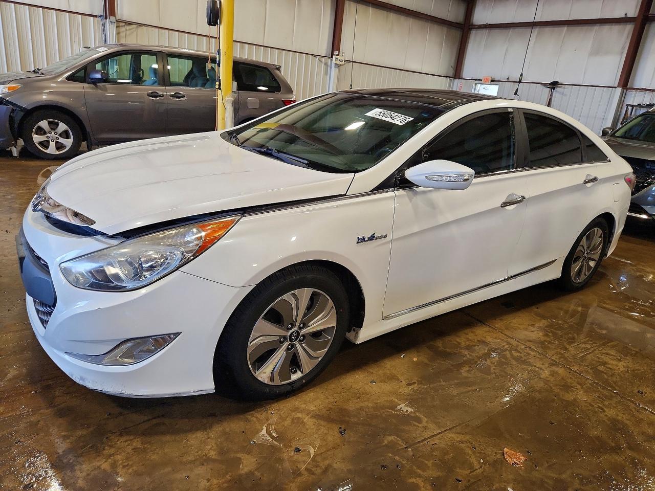 Salvage Hyundai SONATA Image