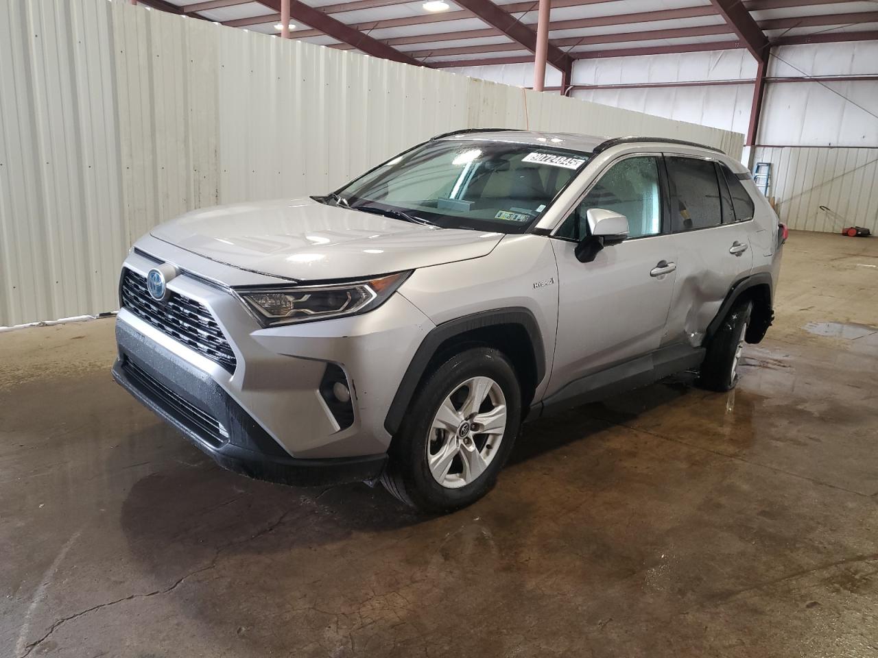 Salvage Toyota RAV4 Image