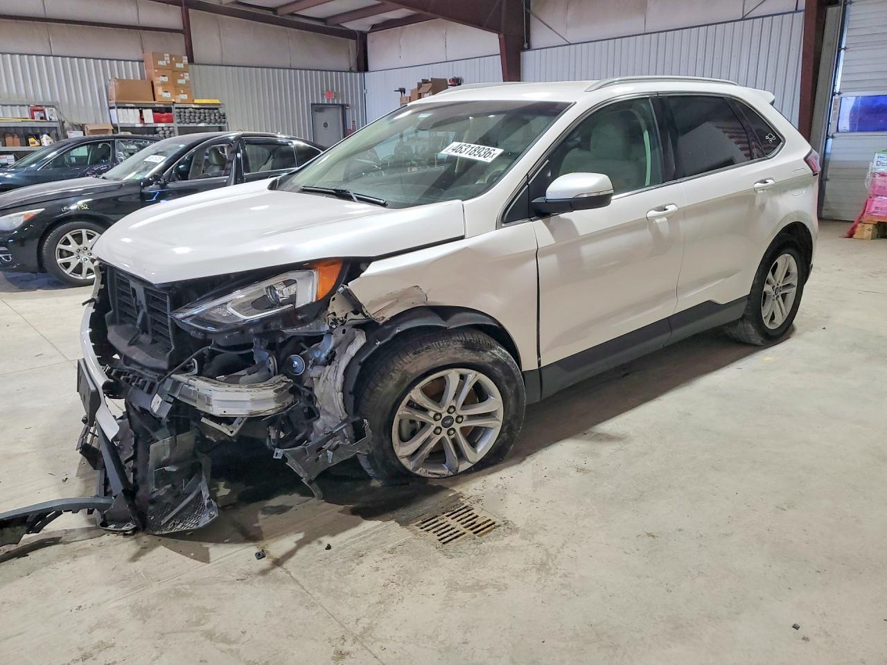 Salvage Ford Edge Image