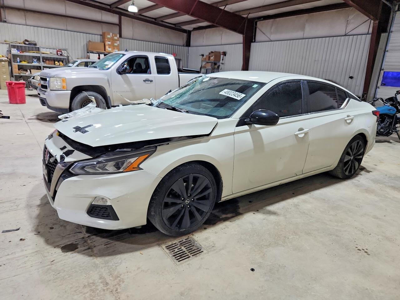 Salvage Nissan Altima Image