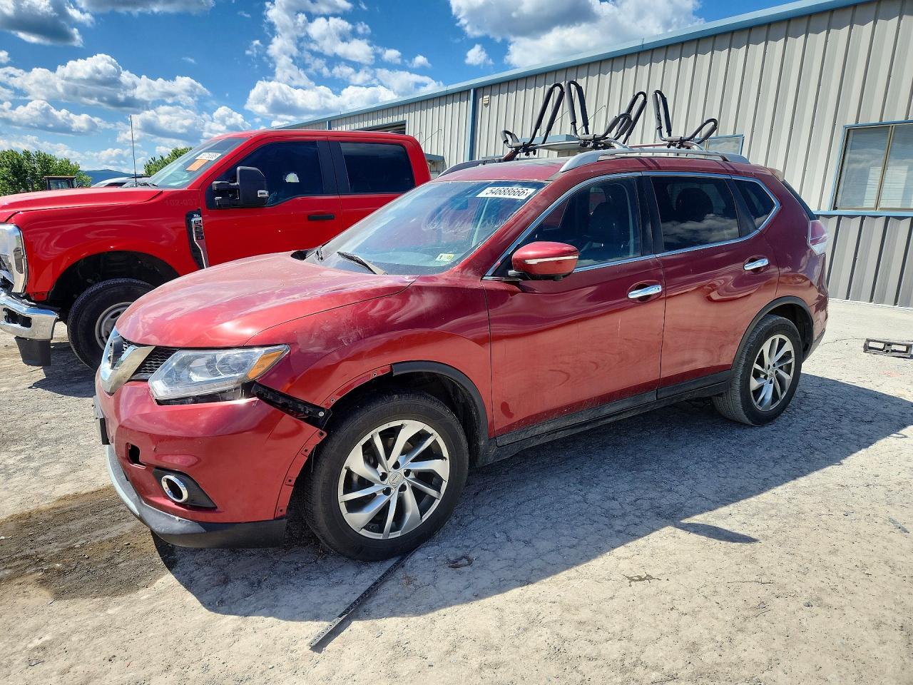 Salvage Nissan Rogue Image