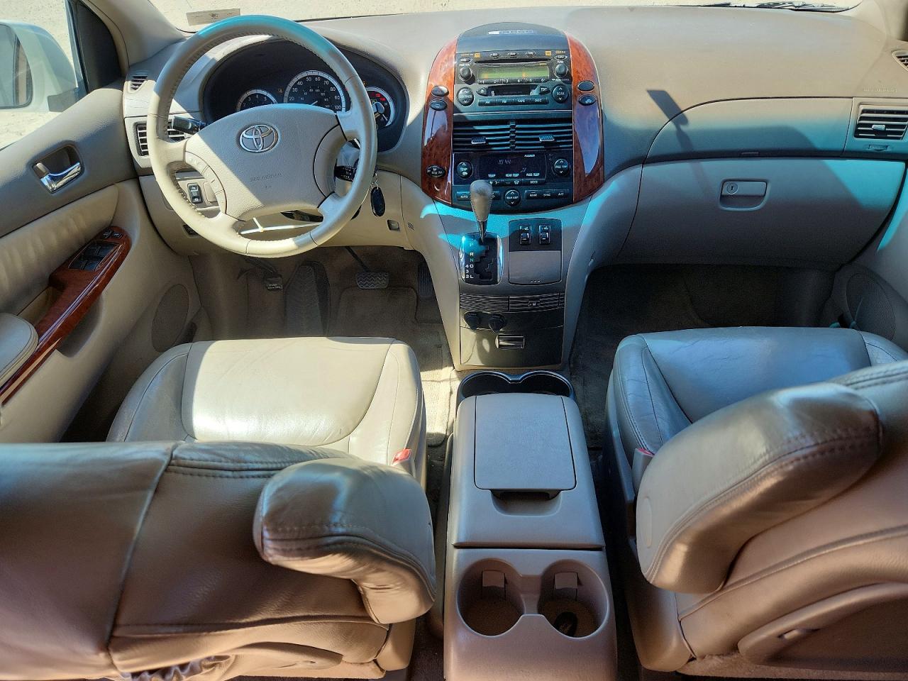 Toyota Sienna Xle 7 Passenger