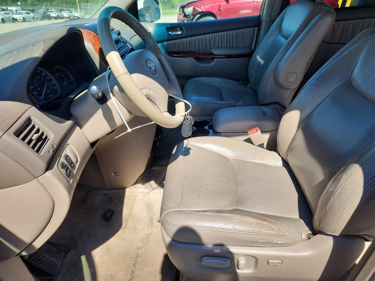 Toyota Sienna Xle 7 Passenger