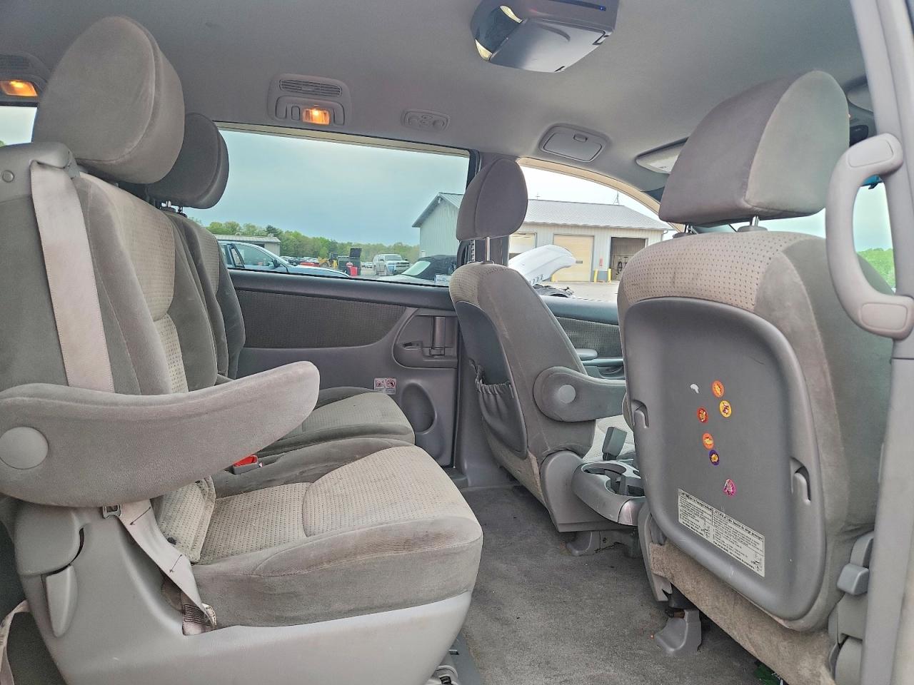 Toyota Sienna Le 7-passenger