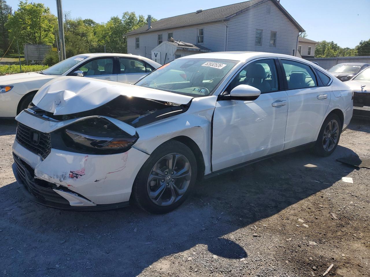 Salvage Honda Accord Image