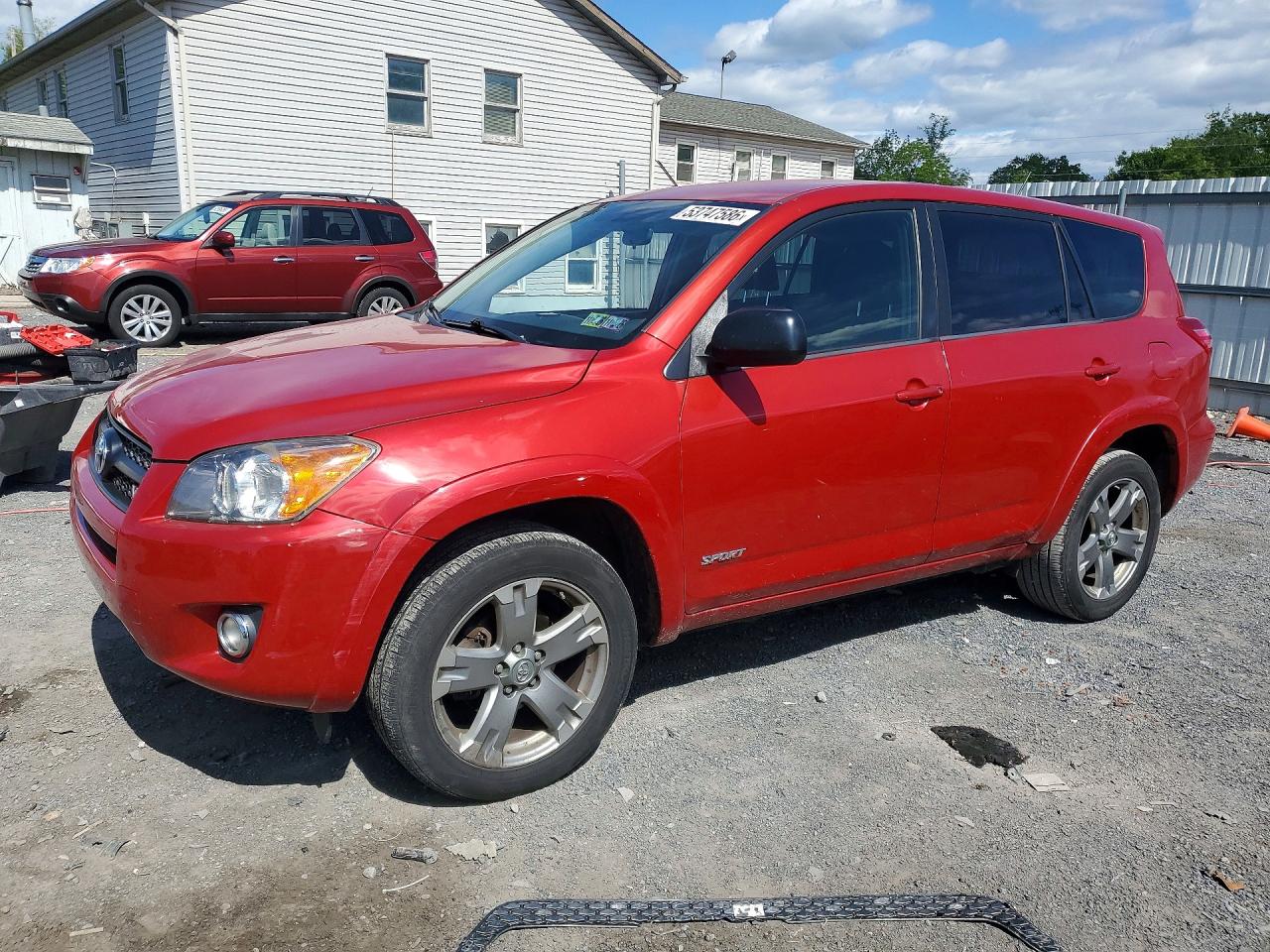 Salvage Toyota RAV4 Image
