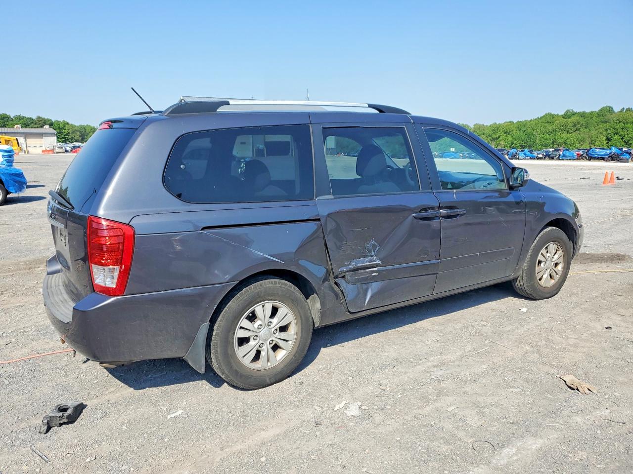Kia Sedona Lx