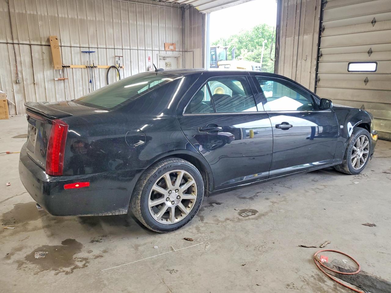 Cadillac STS