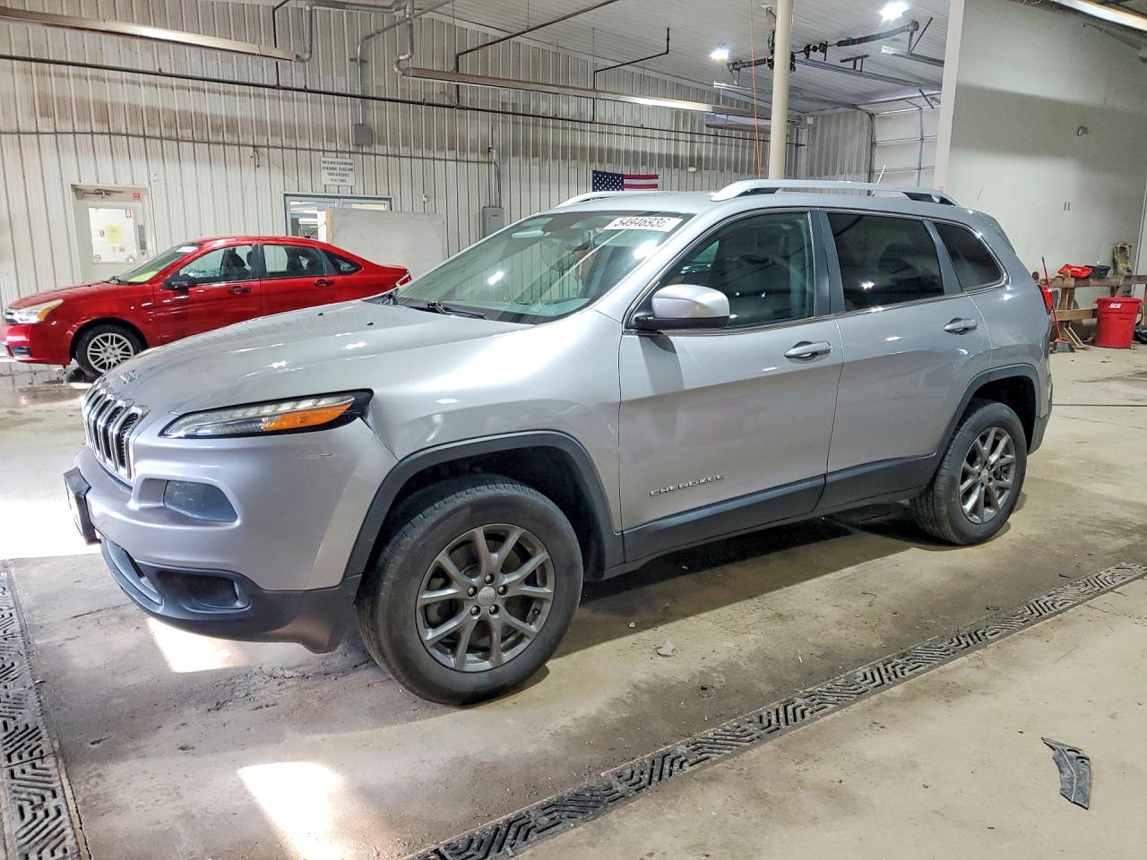 Salvage Jeep Cherokee Image