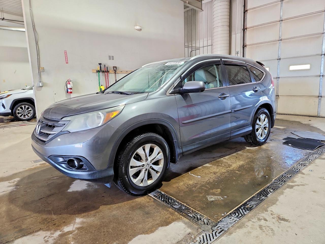 Salvage Honda Crv Image