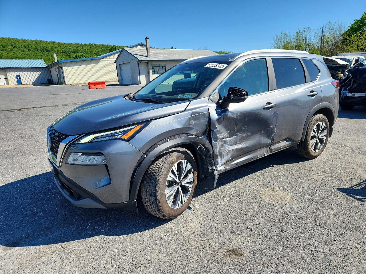 Salvage Nissan Rogue Image