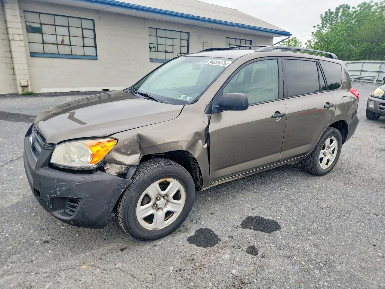 Salvage Toyota RAV4 Image