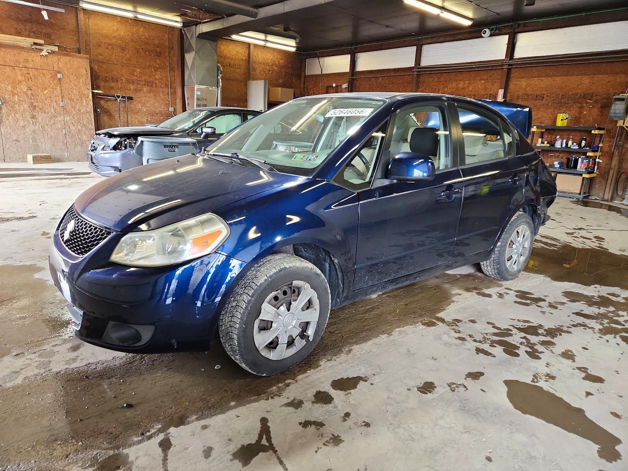 Salvage Suzuki SX4 Image