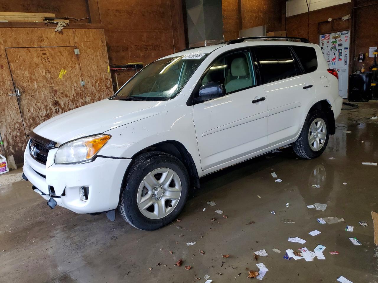 Salvage Toyota RAV4 Image