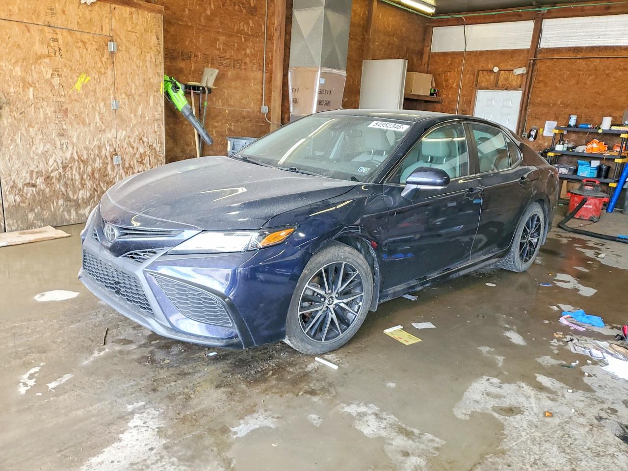 Salvage Toyota Camry Image