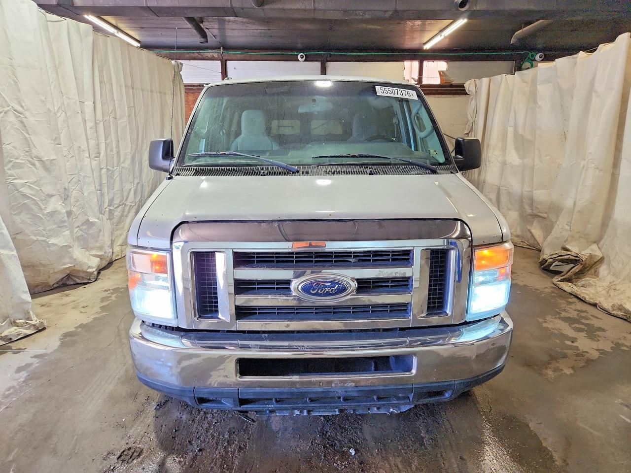 Ford Econoline E350 Super Duty Wagon