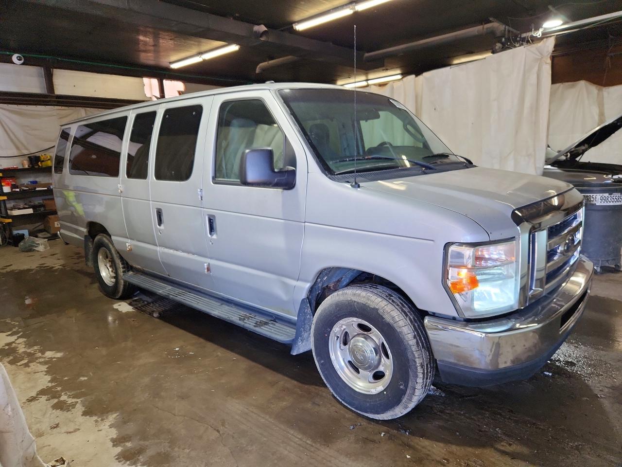 Ford Econoline E350 Super Duty Wagon