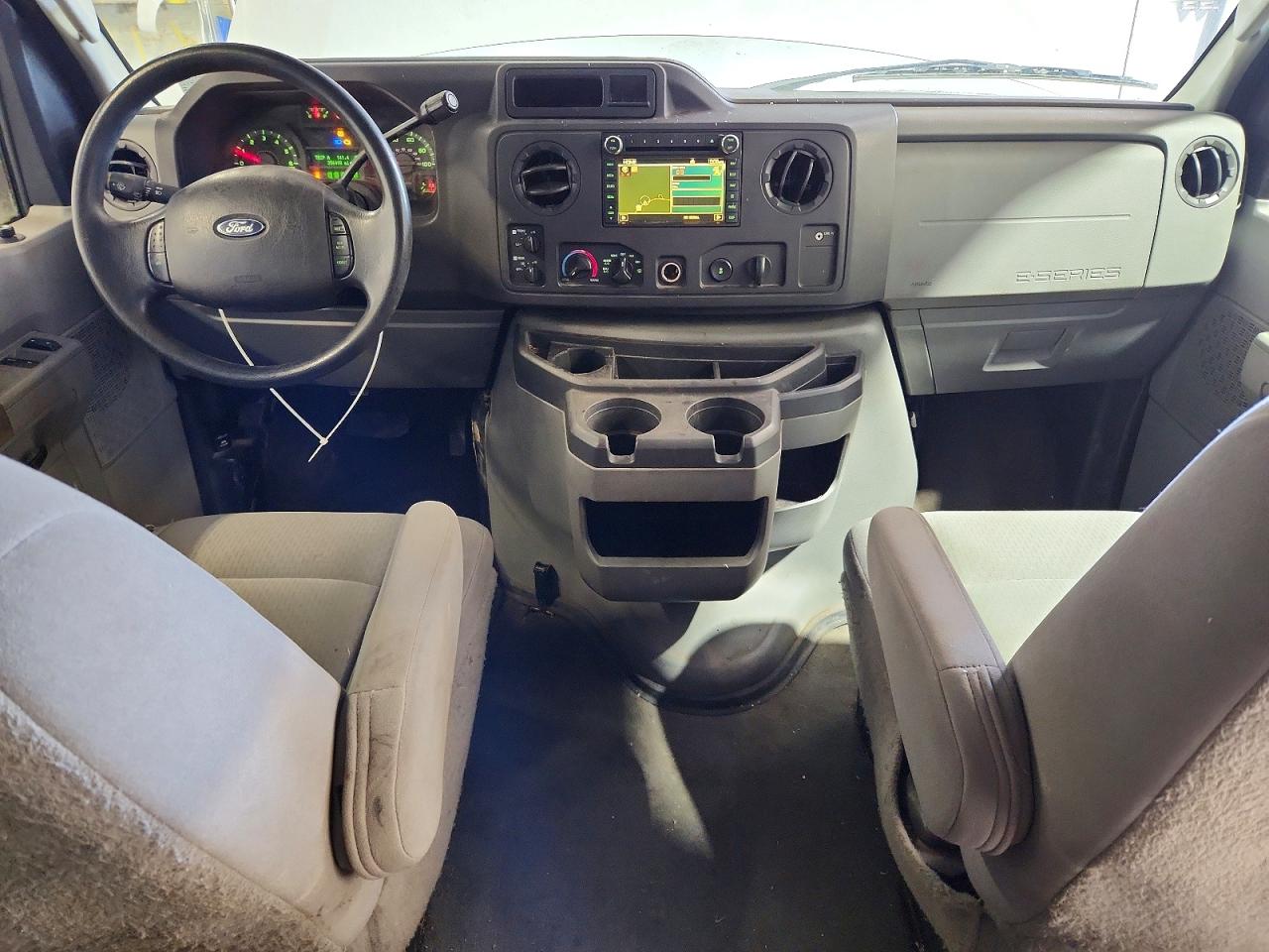 Ford Econoline E350 Super Duty Wagon